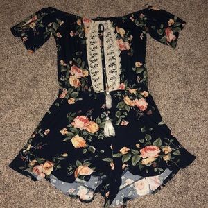 Flower print romper ruffled at the bottom
